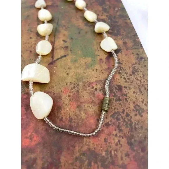 VTG Mother of Pearl Chunky Nugget Shell Beige Natural Seed Bead Necklace 44" - Picture 10 of 15